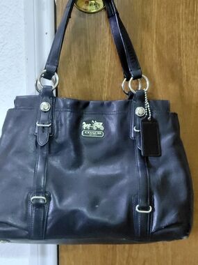 Coach Madison Mia 15409 Black Leather Shoulder Tote Measures 13x9